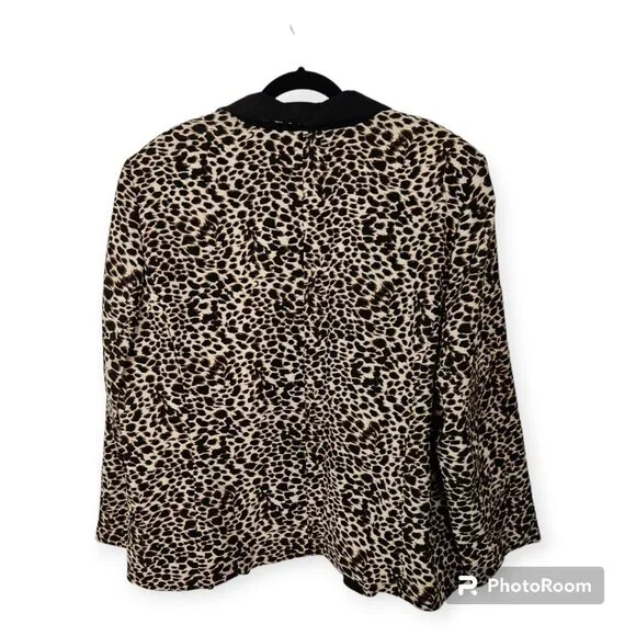 Tahari Arthur S Levine Plus Size Animal Print Open Tuxedo Lined Blazer Size 22 - Picture 2 of 6